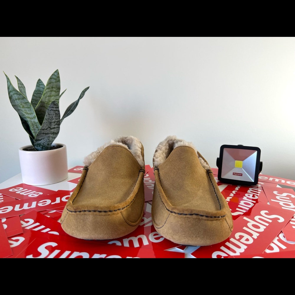 NWOB ✅ Men’s Ugg Ascot Slippers 11